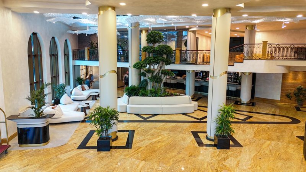 Admiral Hotel