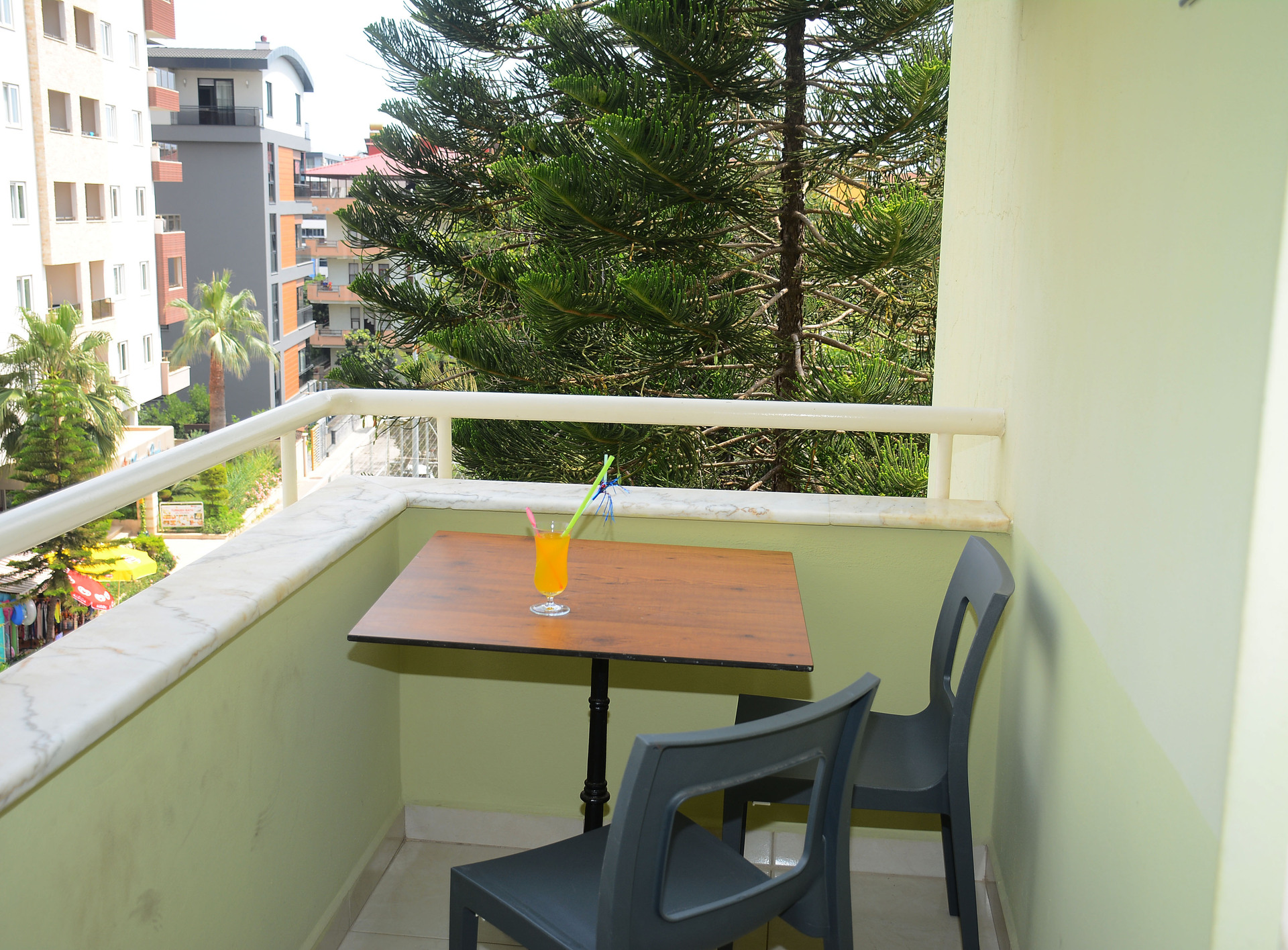 Almera Apart Hotel