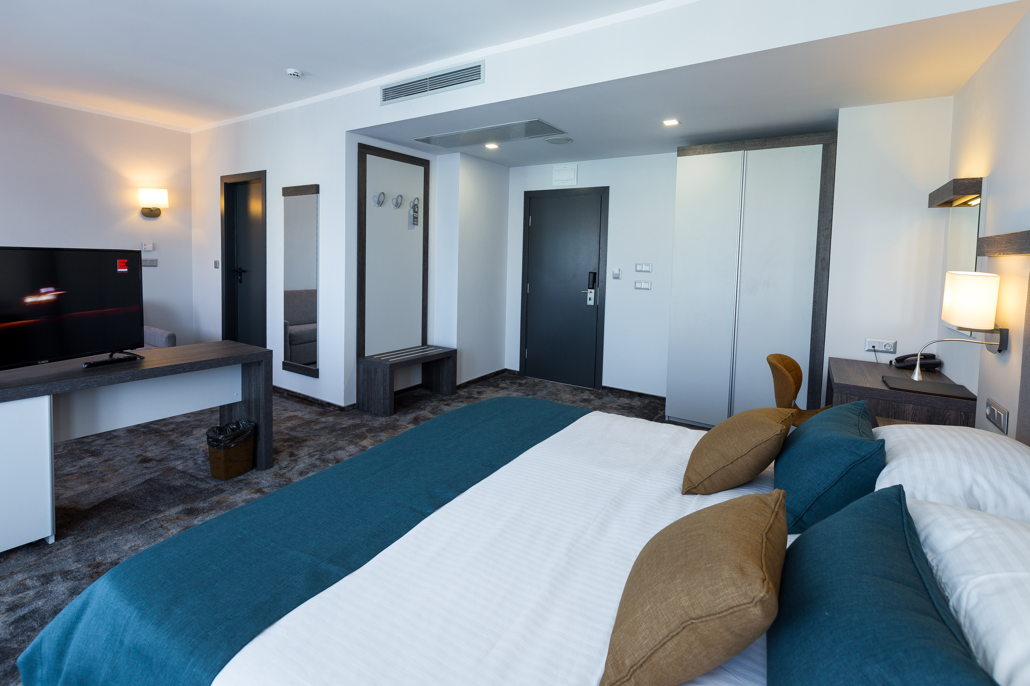 Best Western Plus Premium Inn