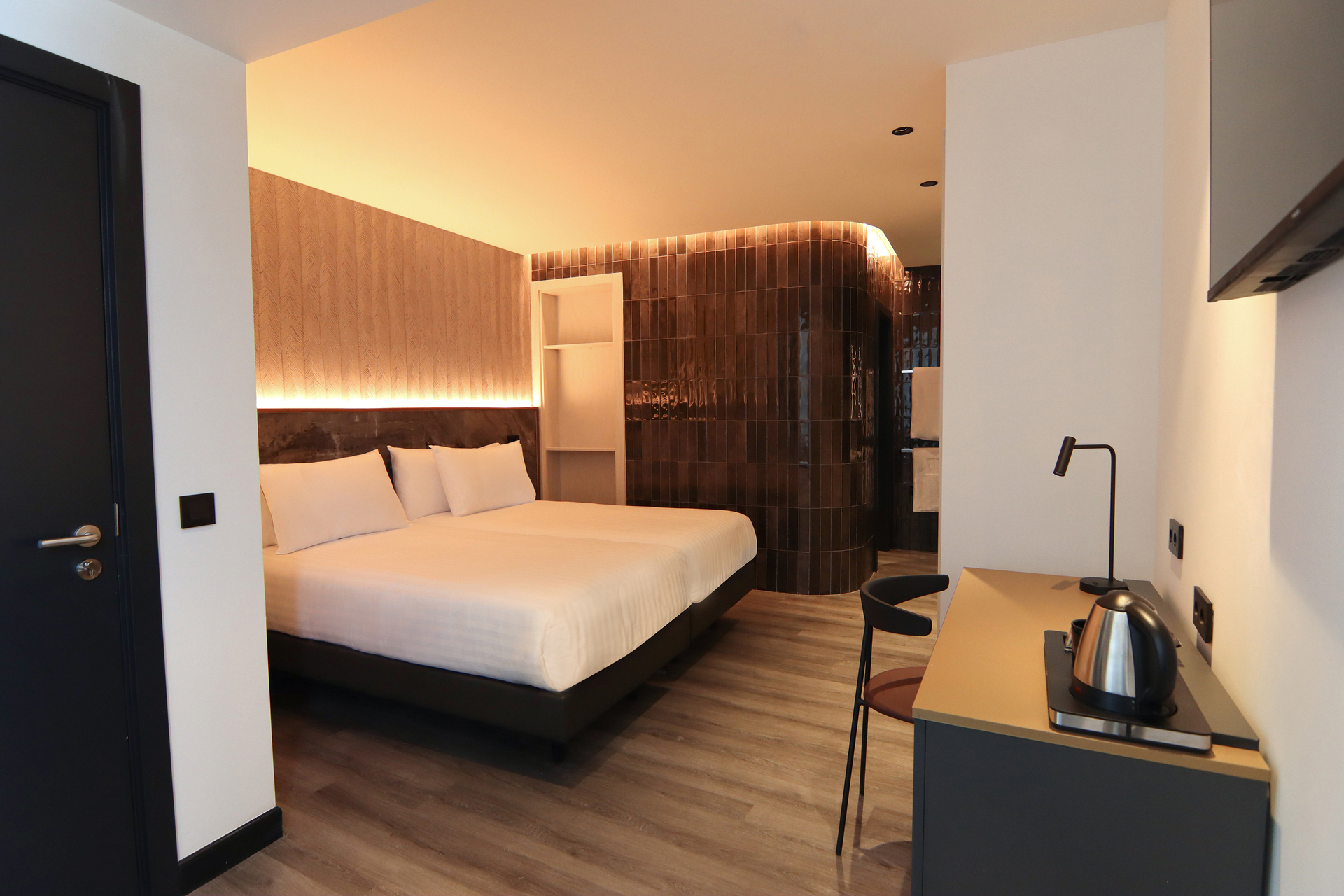 Silken Saaj Maar Adults Only