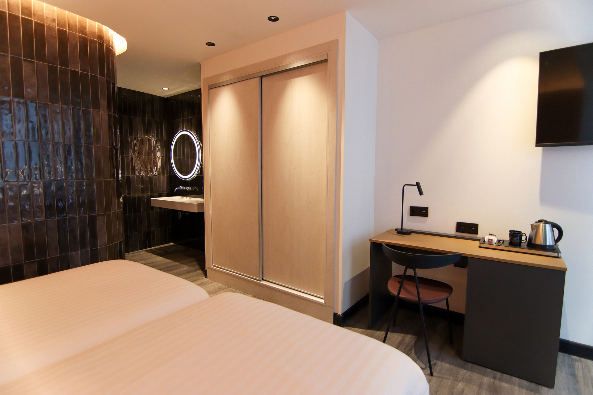 Silken Saaj Maar Adults Only