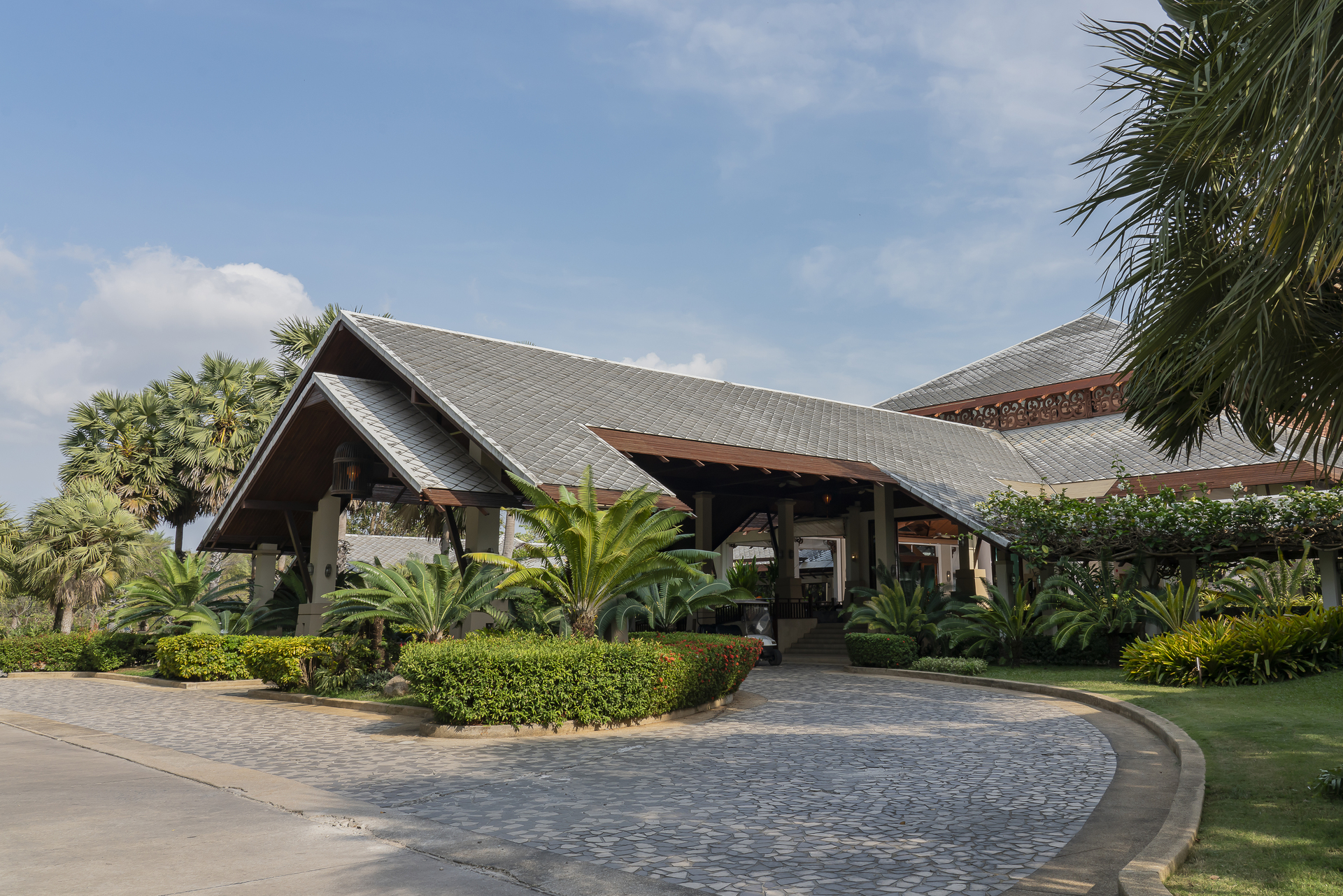 Ravindra Beach Resort  Spa