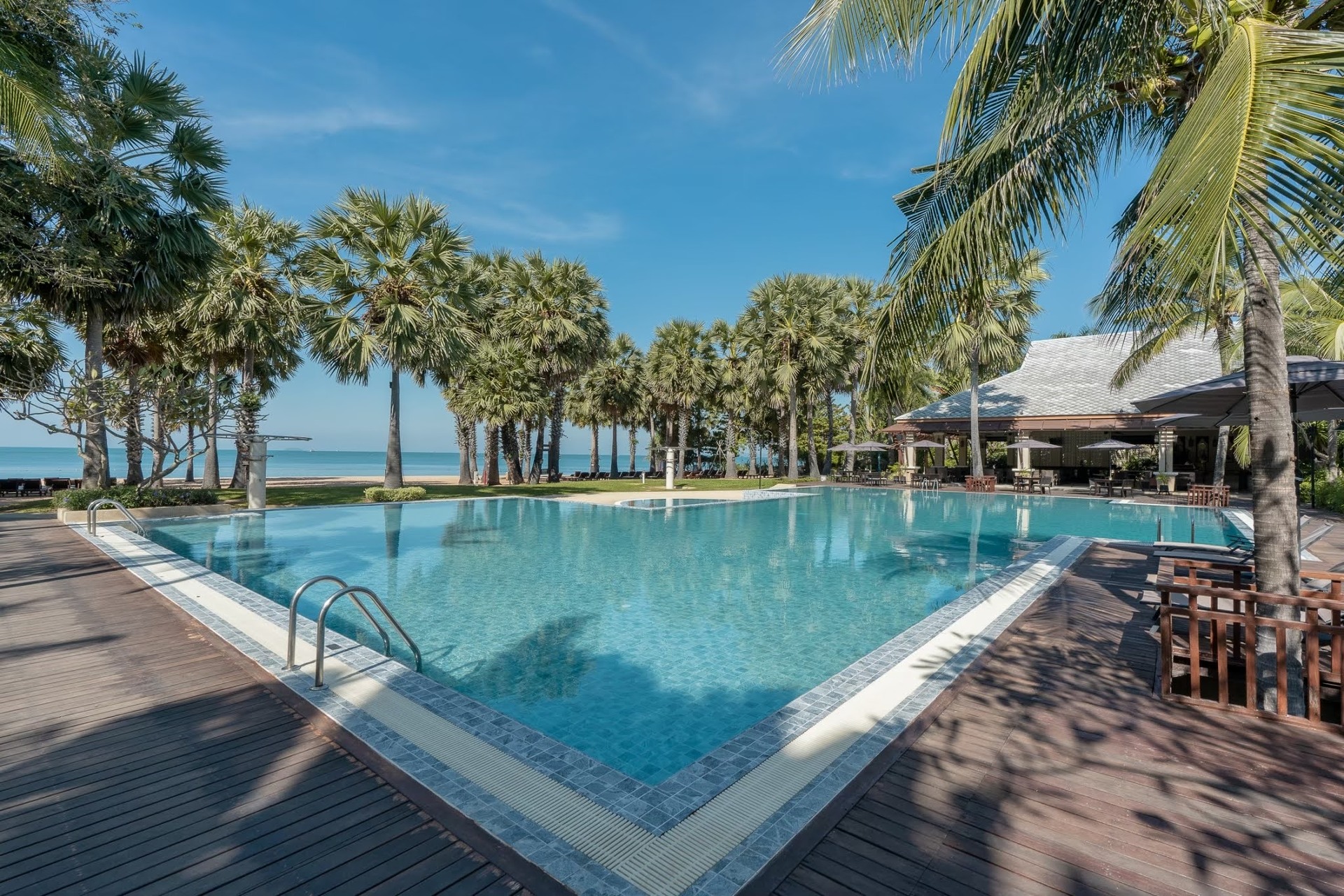 Ravindra Beach Resort  Spa