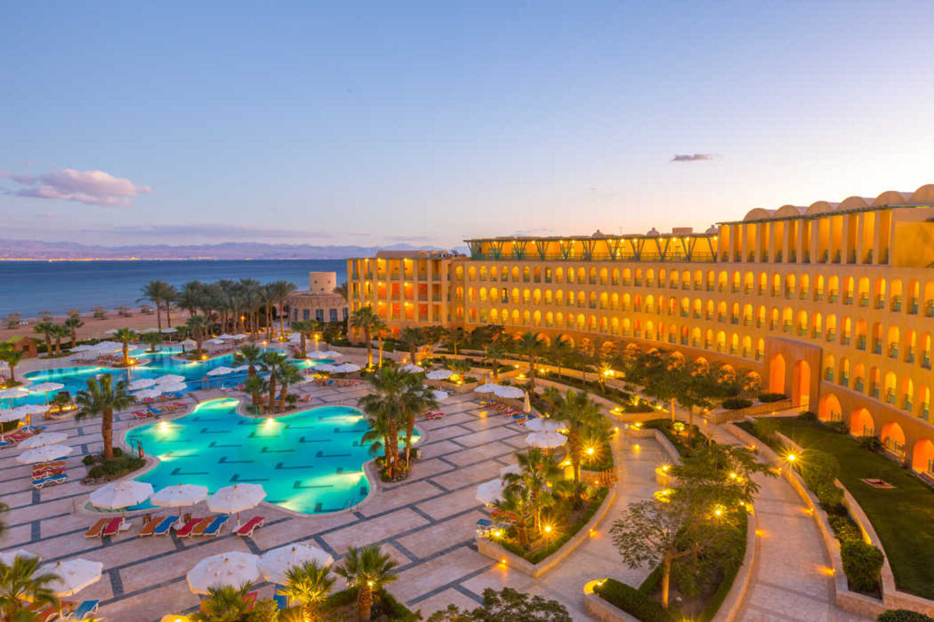 Strand Beach Resort - Alojamientos en TABA