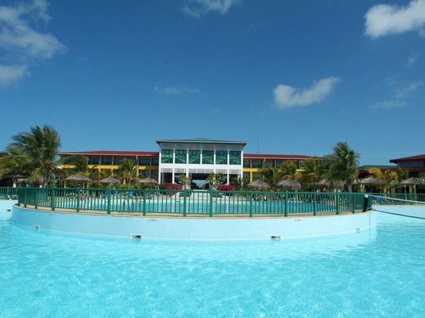 Bella Isla Resort
