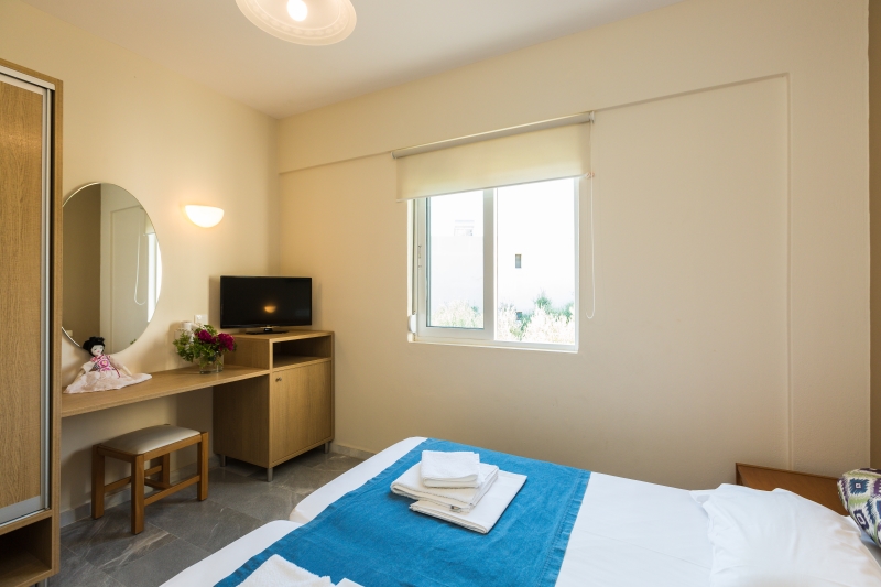 dal travel RADAMANTHYS HOTEL APARTMENTS
