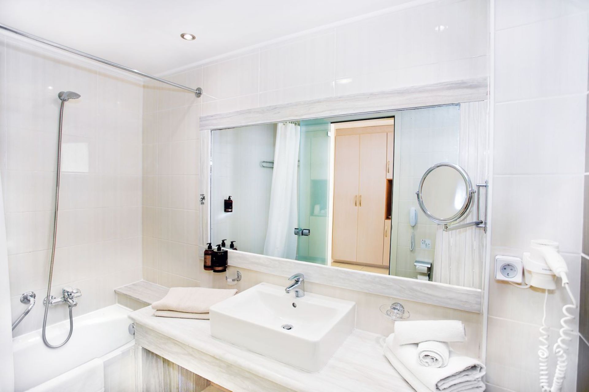 Grand Blue Beach Hotel