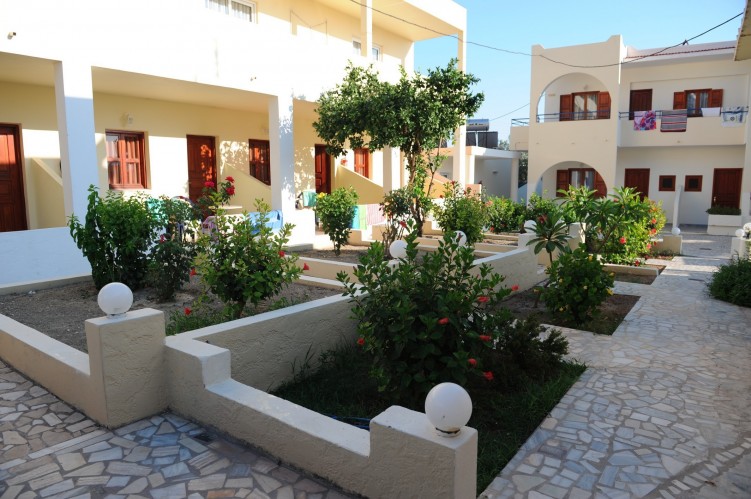 Chrysanthi Hotel - Studio  Apartments