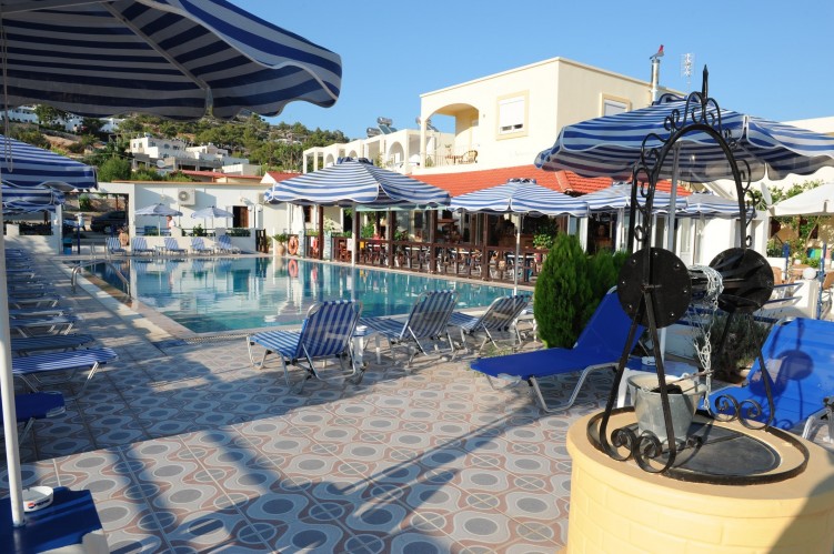 Chrysanthi Hotel - Studio  Apartments