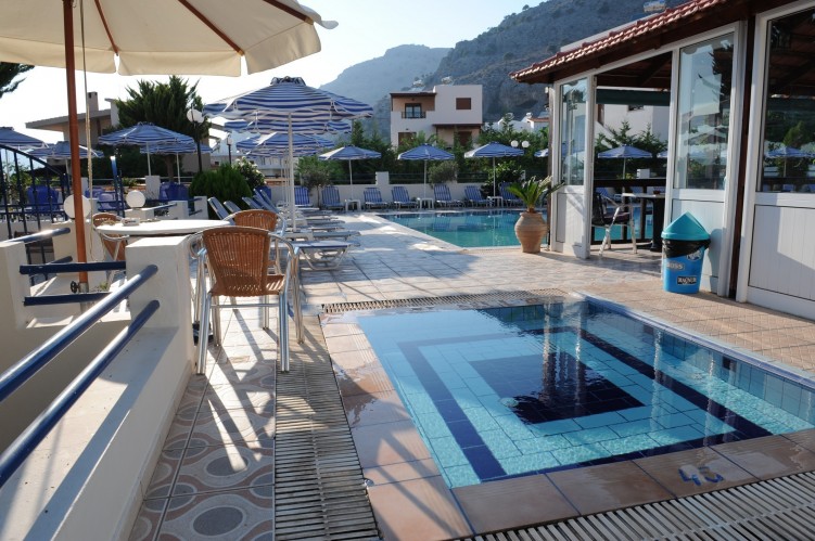 Chrysanthi Hotel - Studio  Apartments