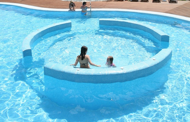 Beach Hotel "Arabela"