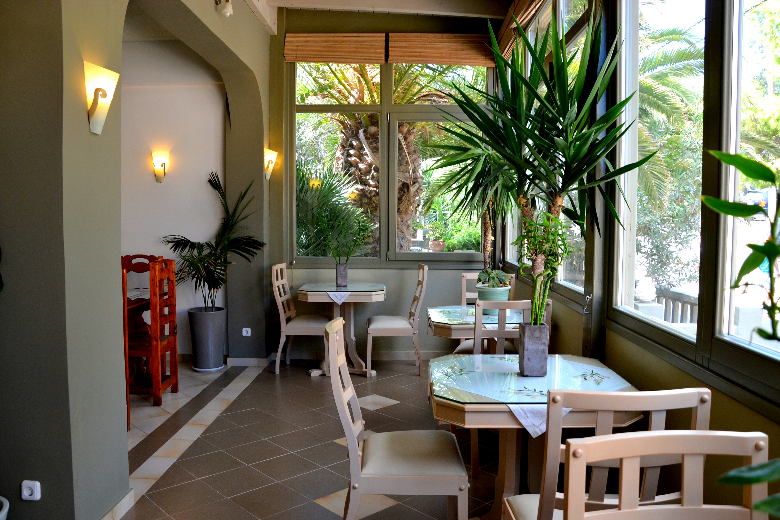 Zephyros Hotel
