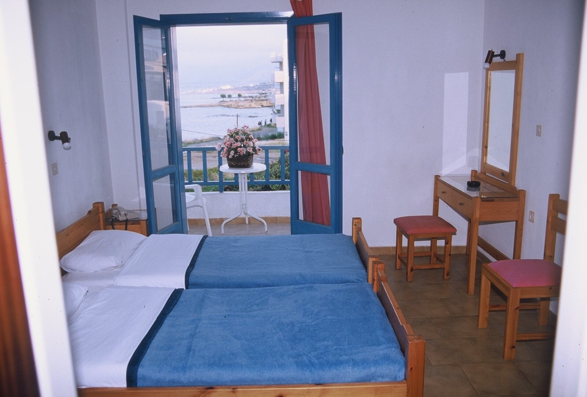 dal travel Friday Hotel