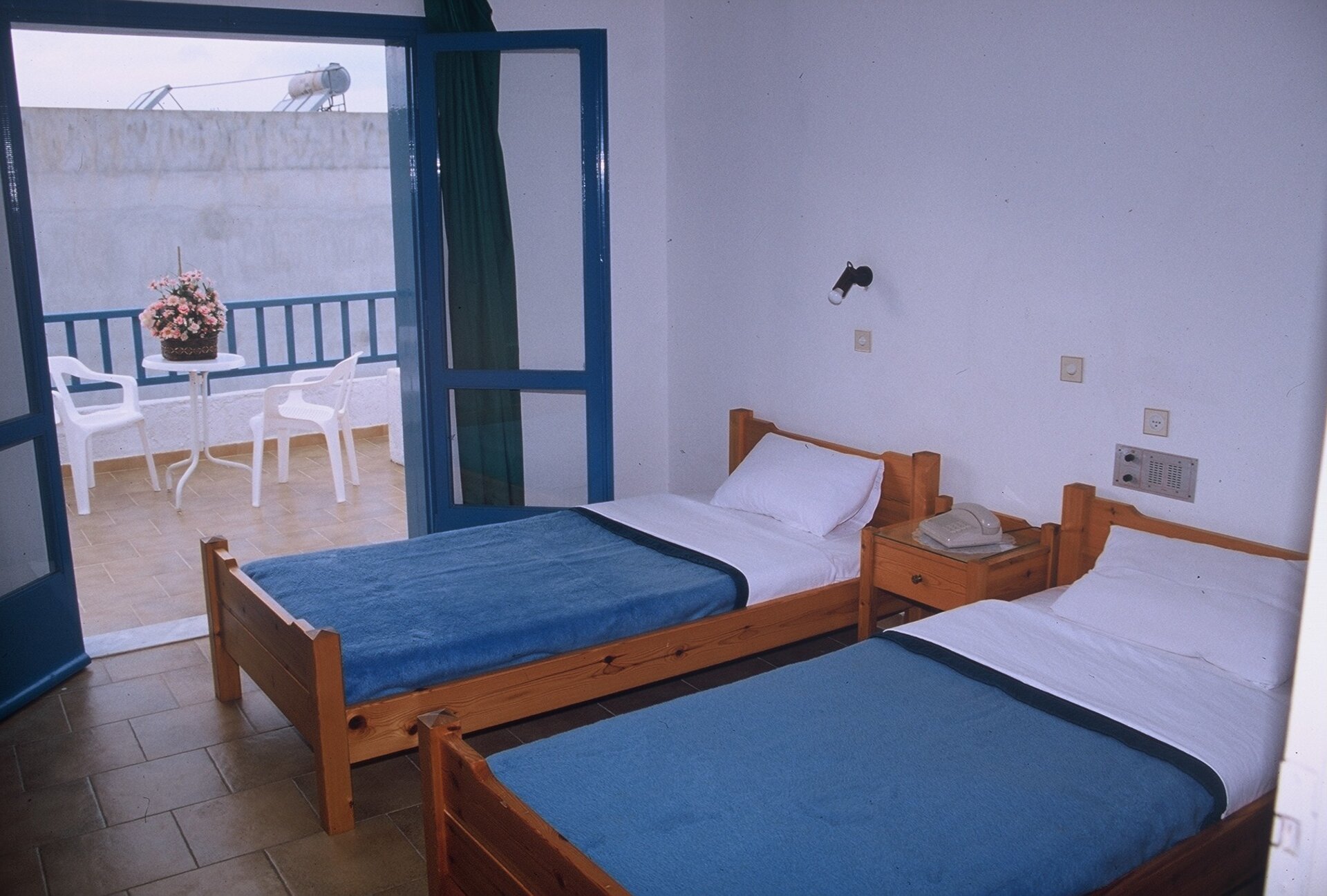 dal travel Friday Hotel