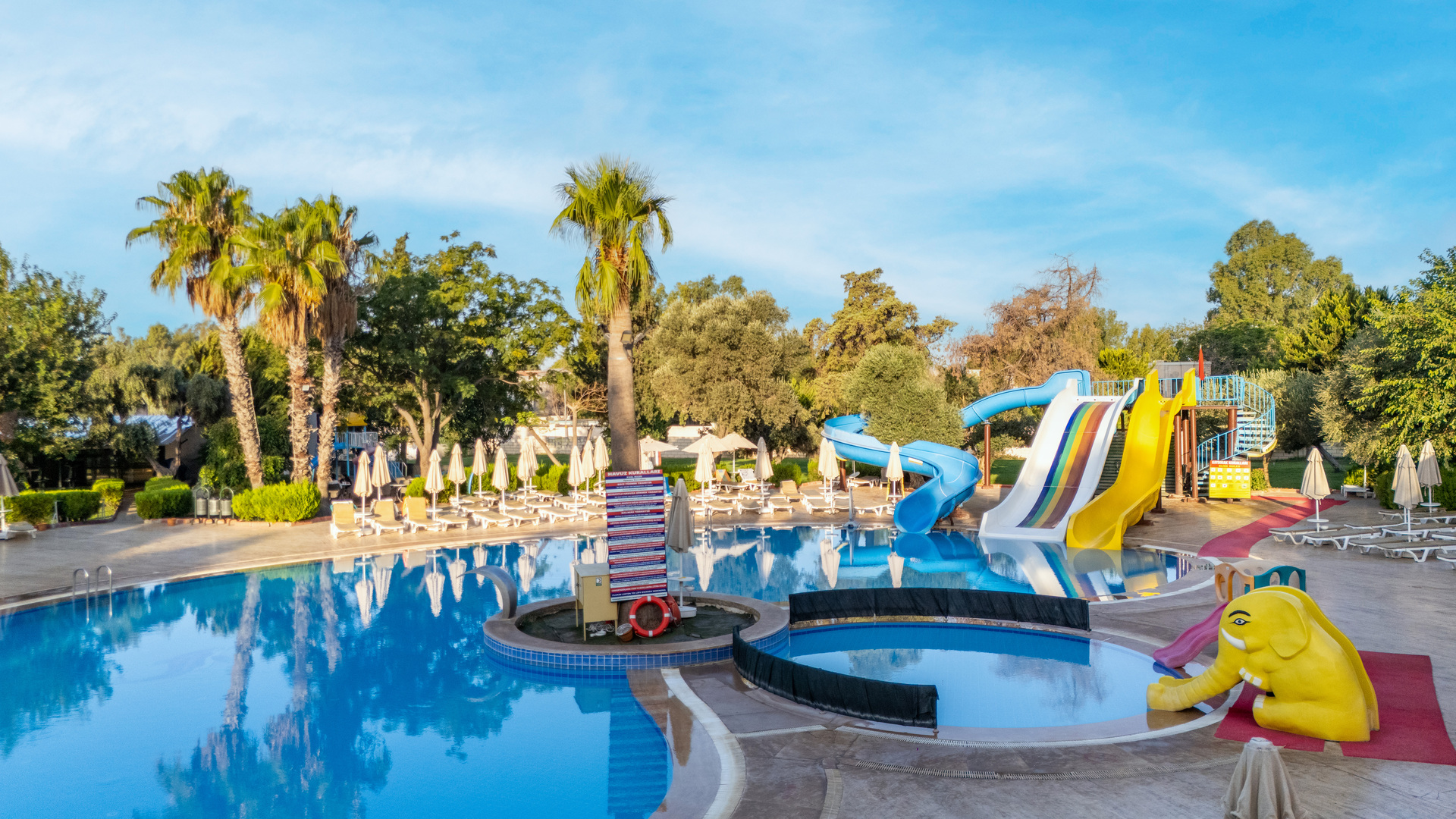 The Holiday Resort Hotel