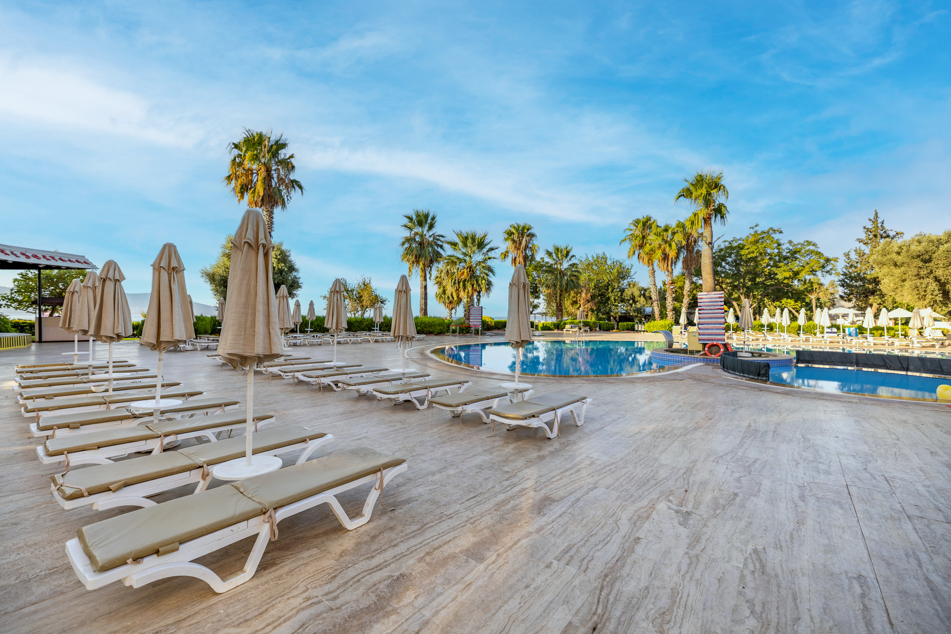 The Holiday Resort Hotel