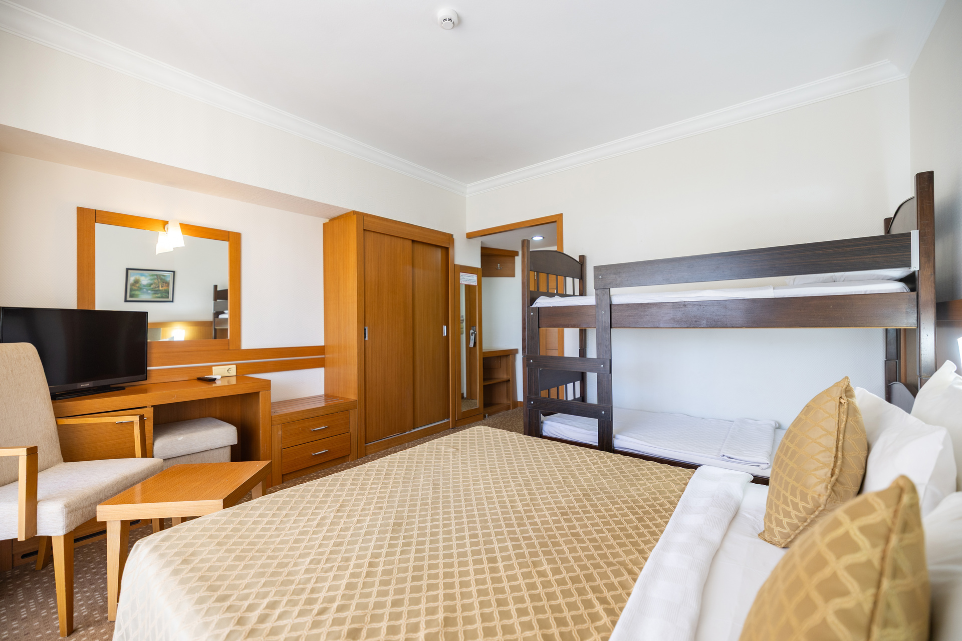 The Holiday Resort Hotel