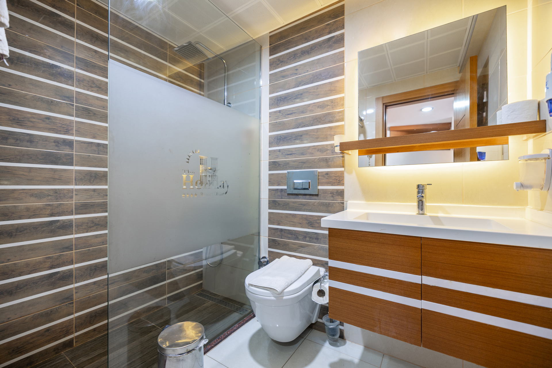 The Holiday Resort Hotel