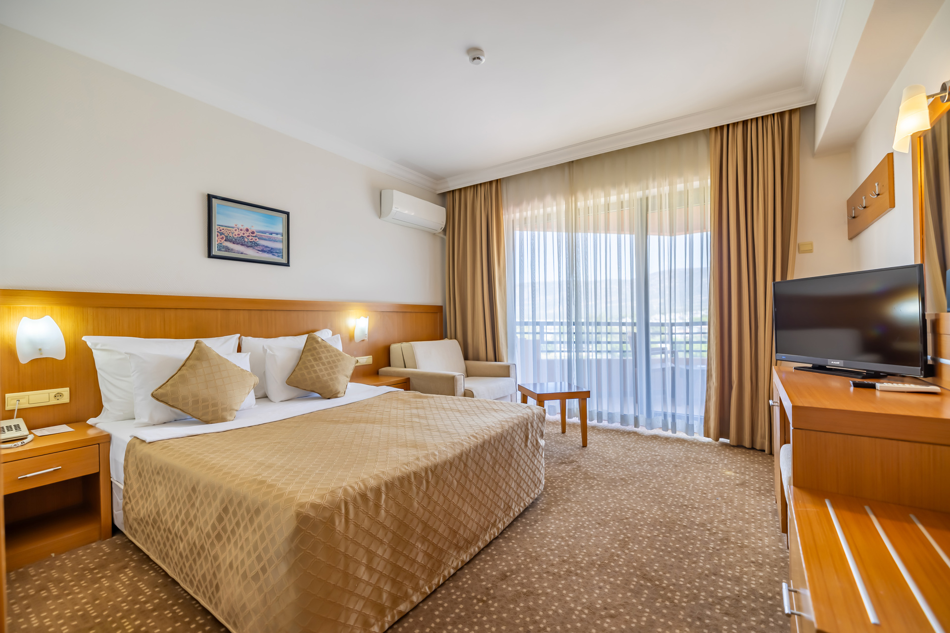 The Holiday Resort Hotel