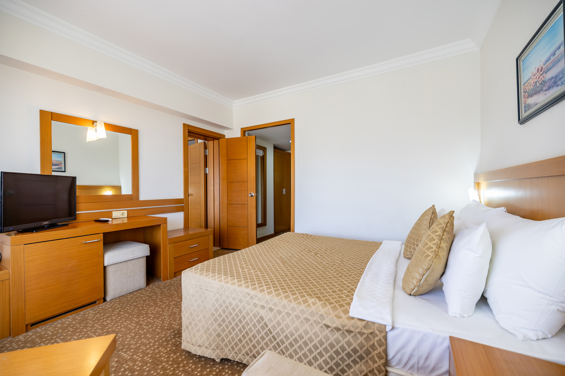 The Holiday Resort Hotel