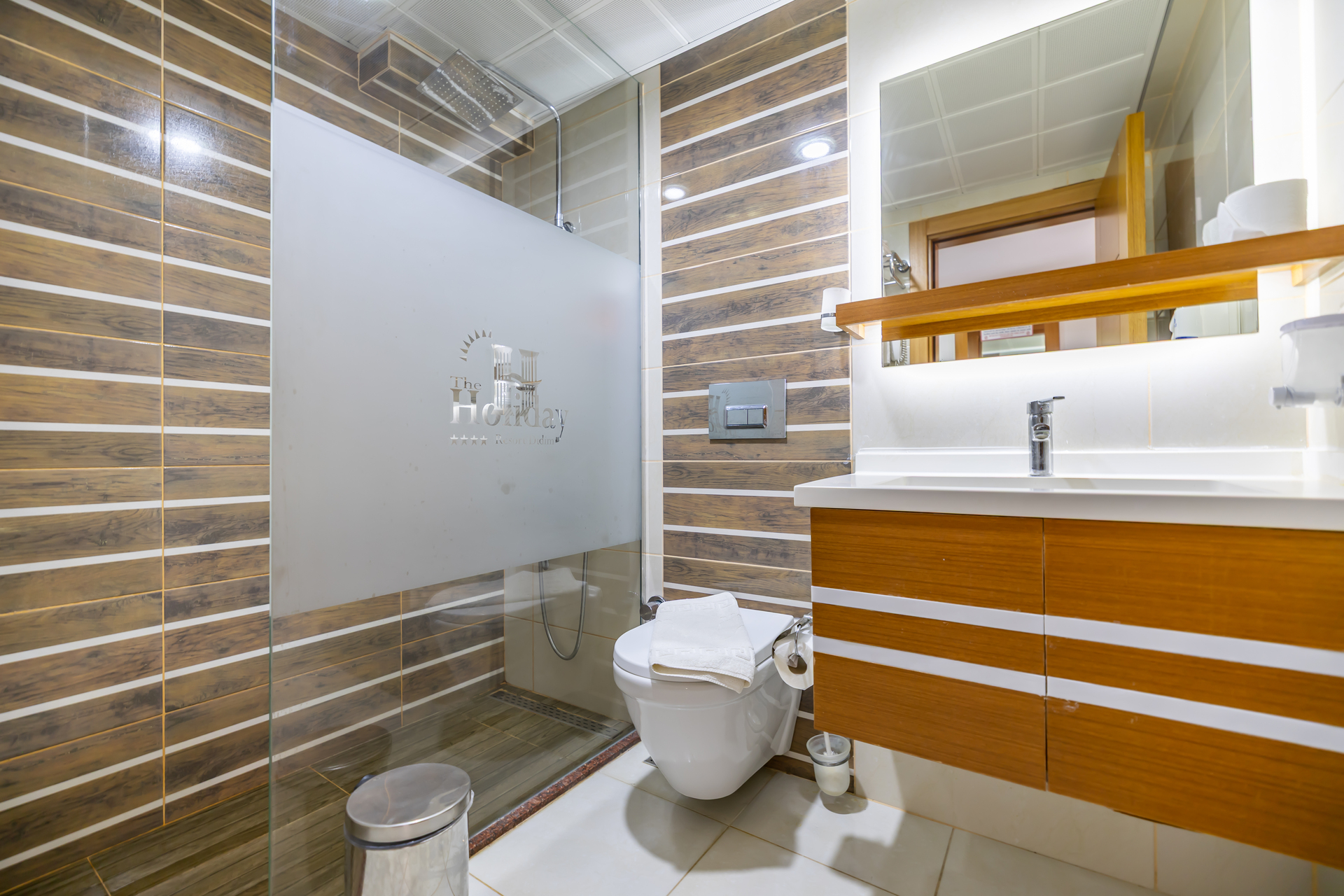 The Holiday Resort Hotel