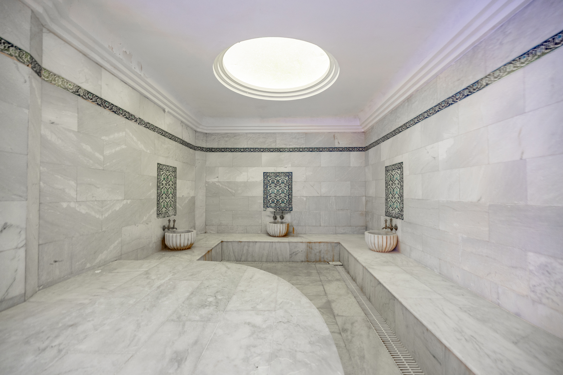 The Holiday Resort Hotel