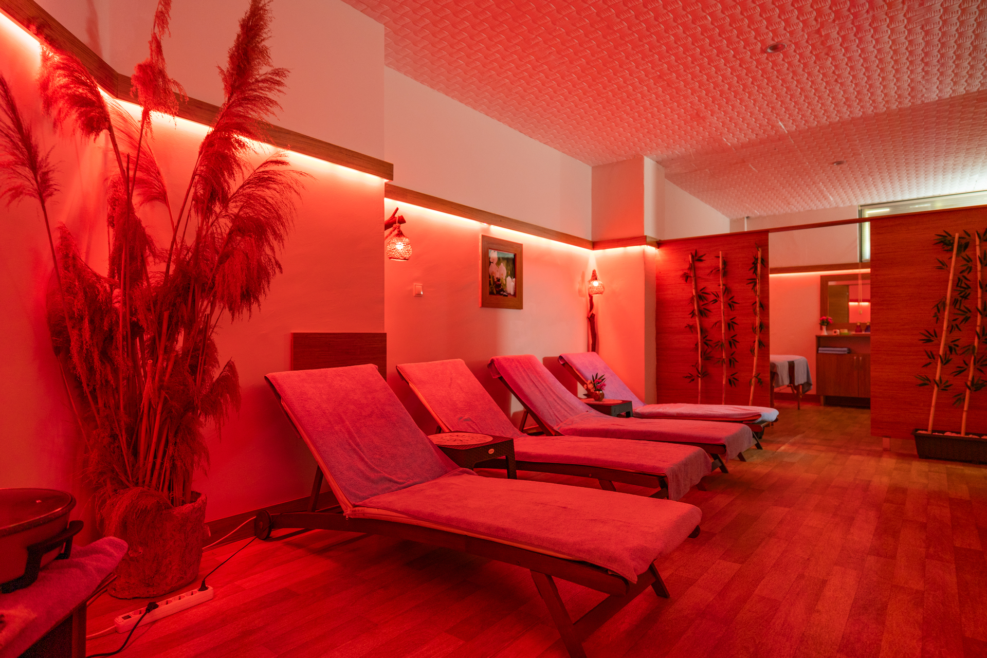 The Holiday Resort Hotel