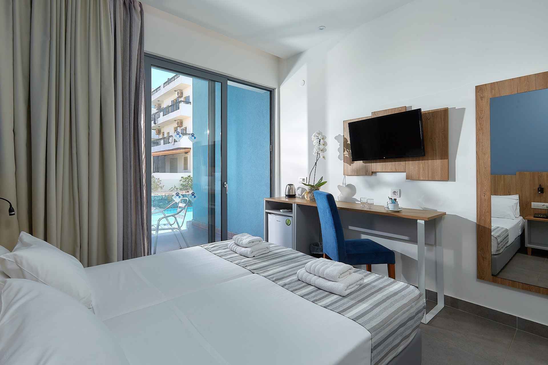 Pollis Hotel