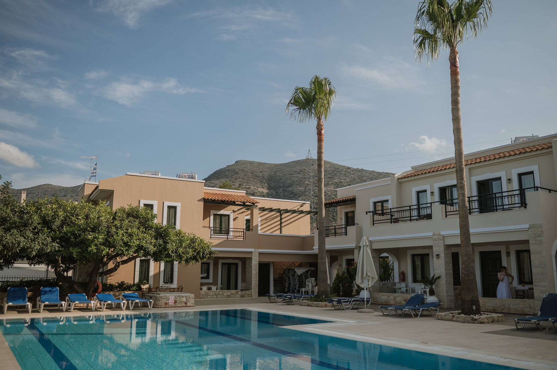 Dionysos Apartments and Studios