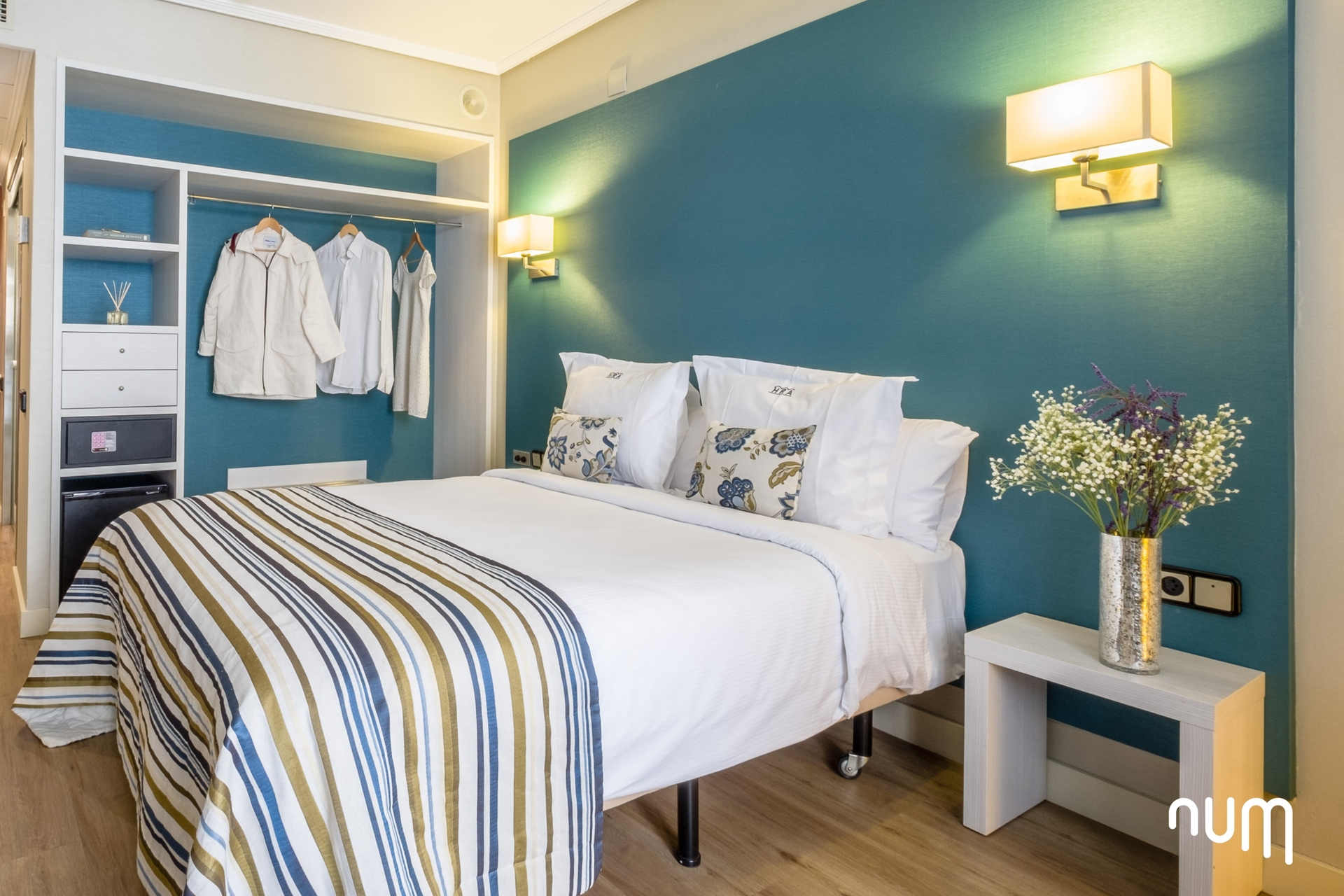 dal travel Num Hotel