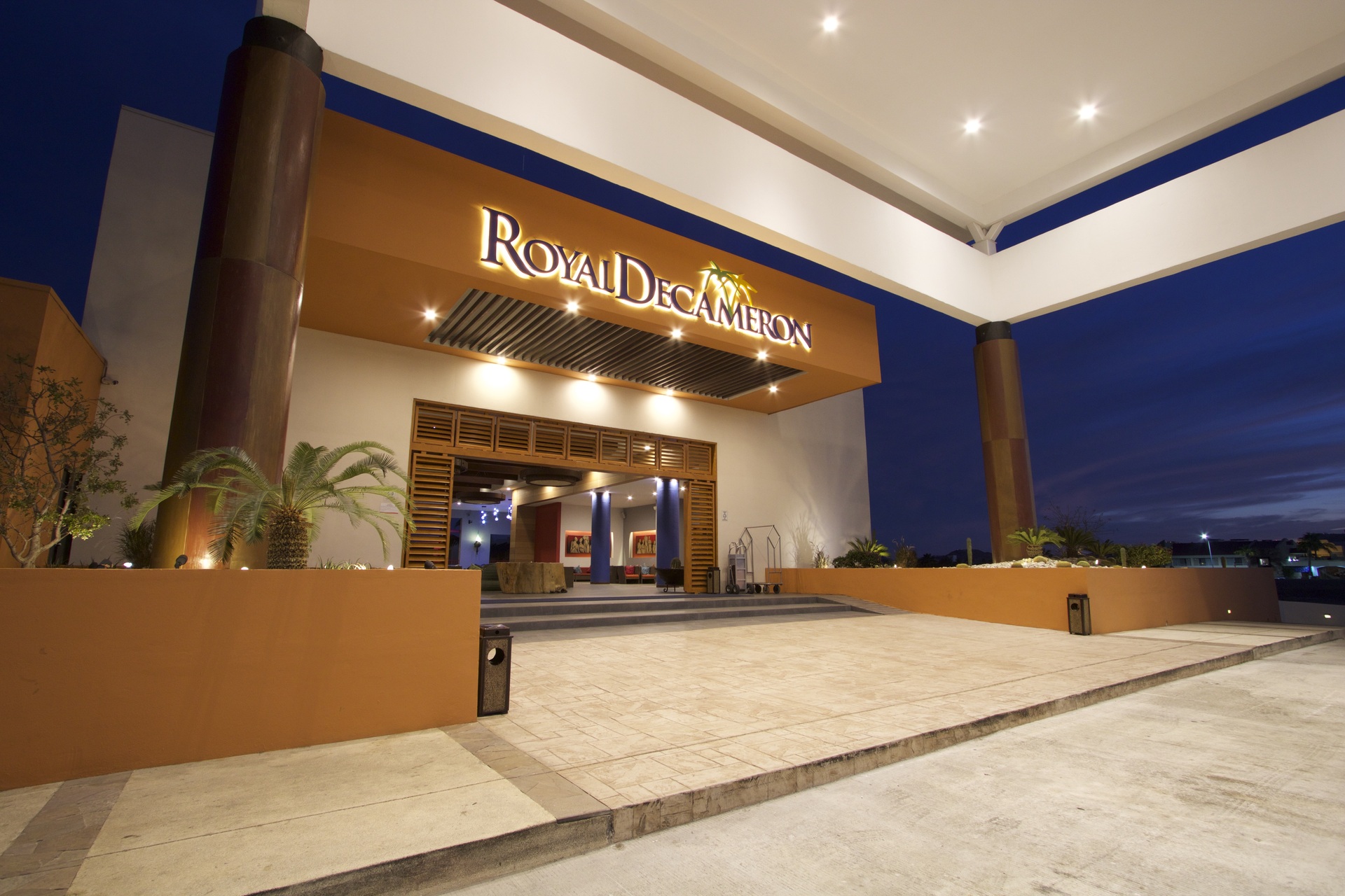 Grand Decameron Los Cabos, A Trademark All-Inclusive Resort