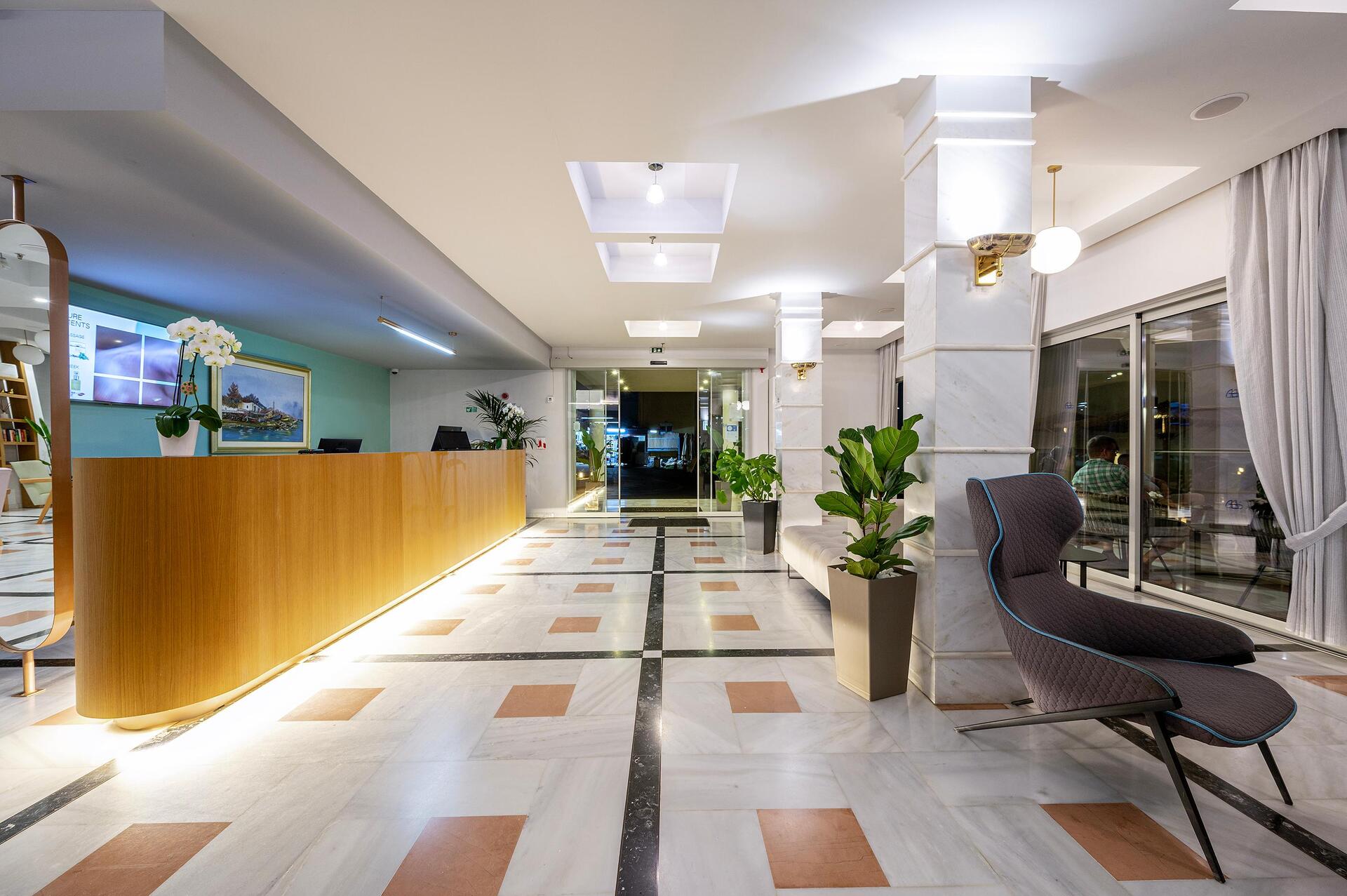 dal travel Adele Beach Hotel