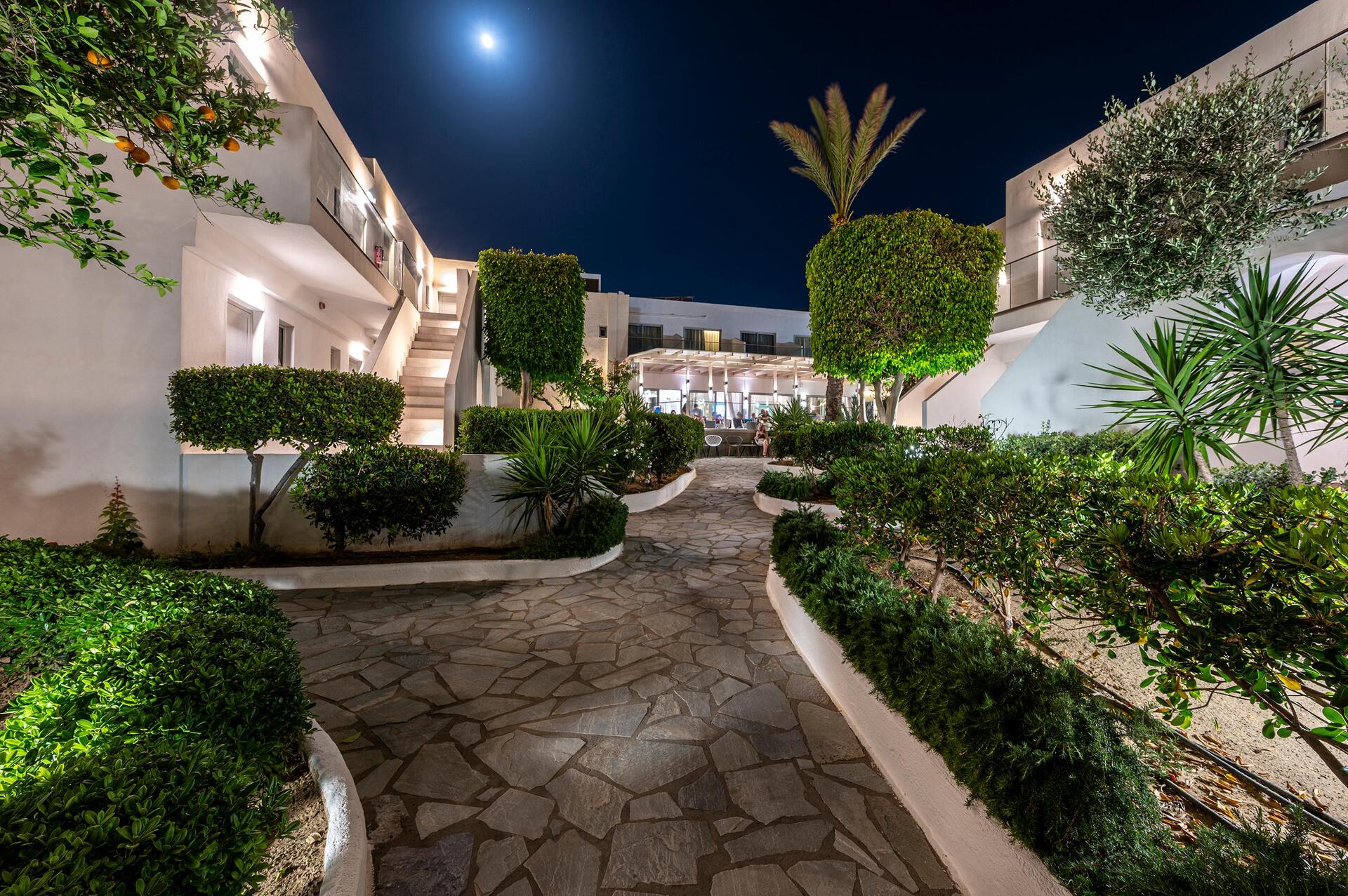 dal travel Adele Beach Hotel