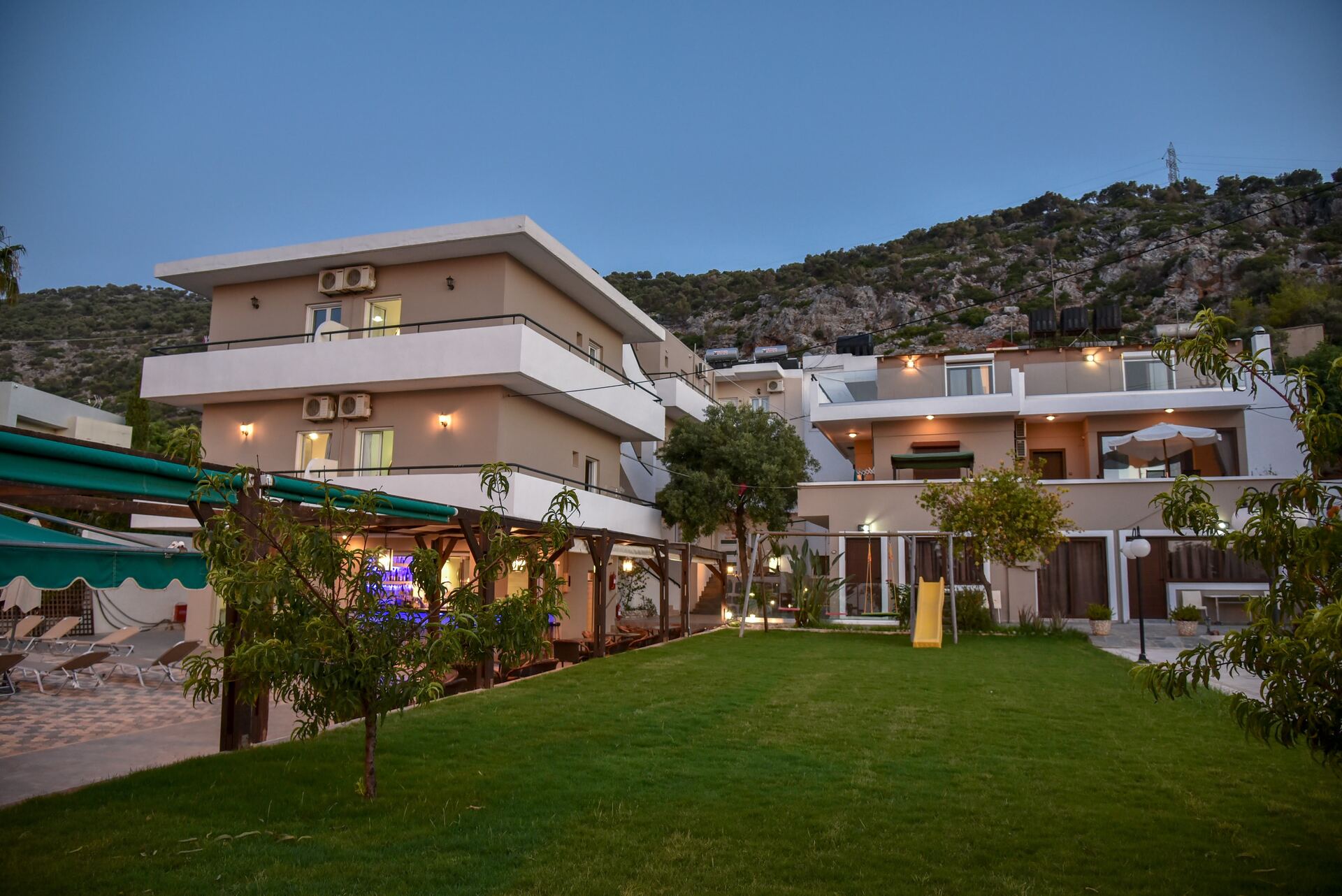dal travel Iraklis Apartments