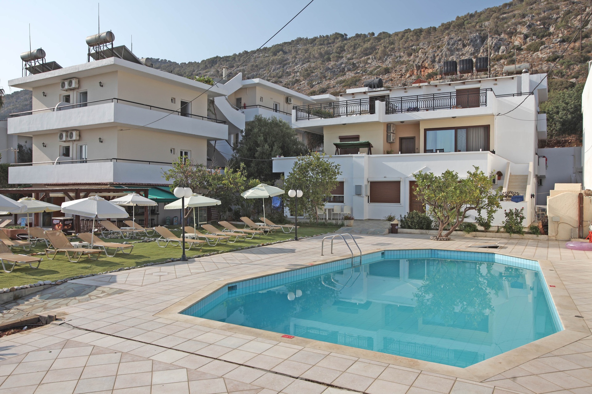 dal travel Iraklis Apartments