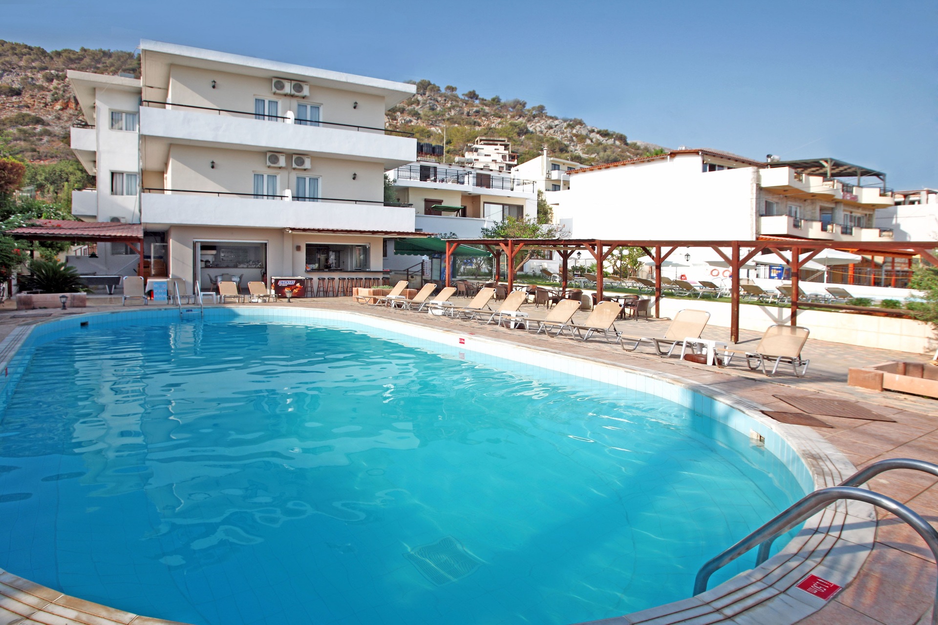 Iraklis Apartments