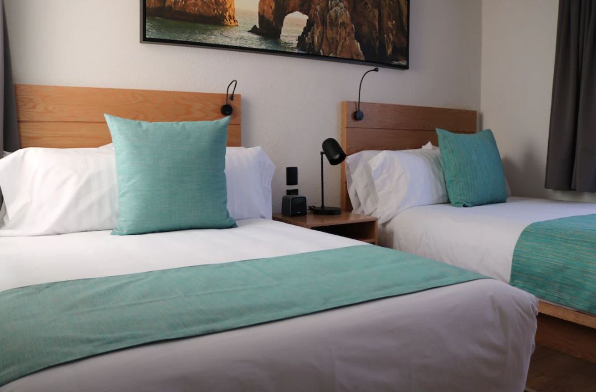 Sunrock Hotel & Suites