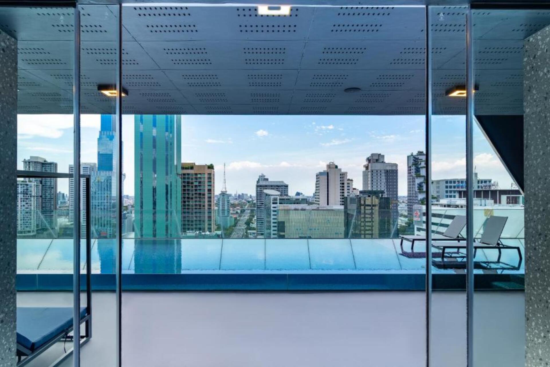 Queensland Hotel Bangkok