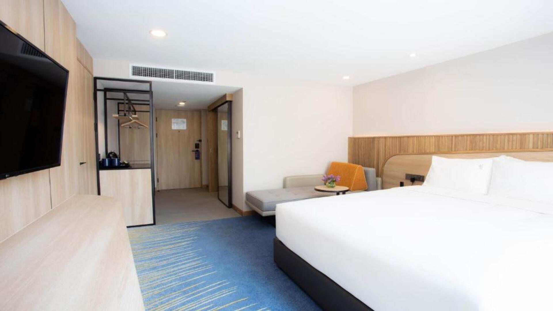 Holiday Inn Express & Suites Bangkok Central Pier by IHG