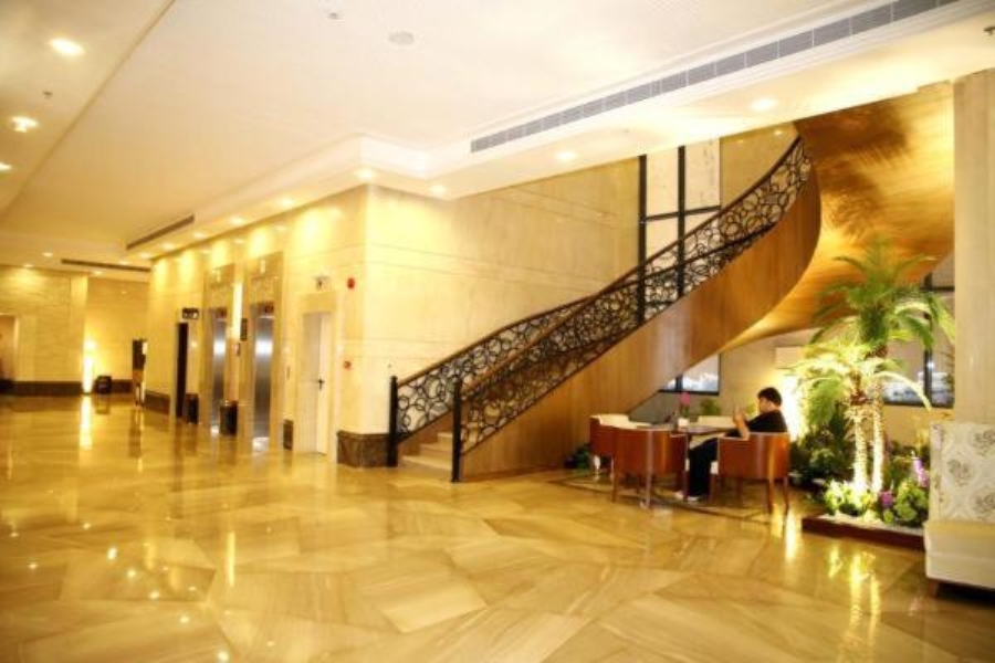 Violet Al Azizia Hotel