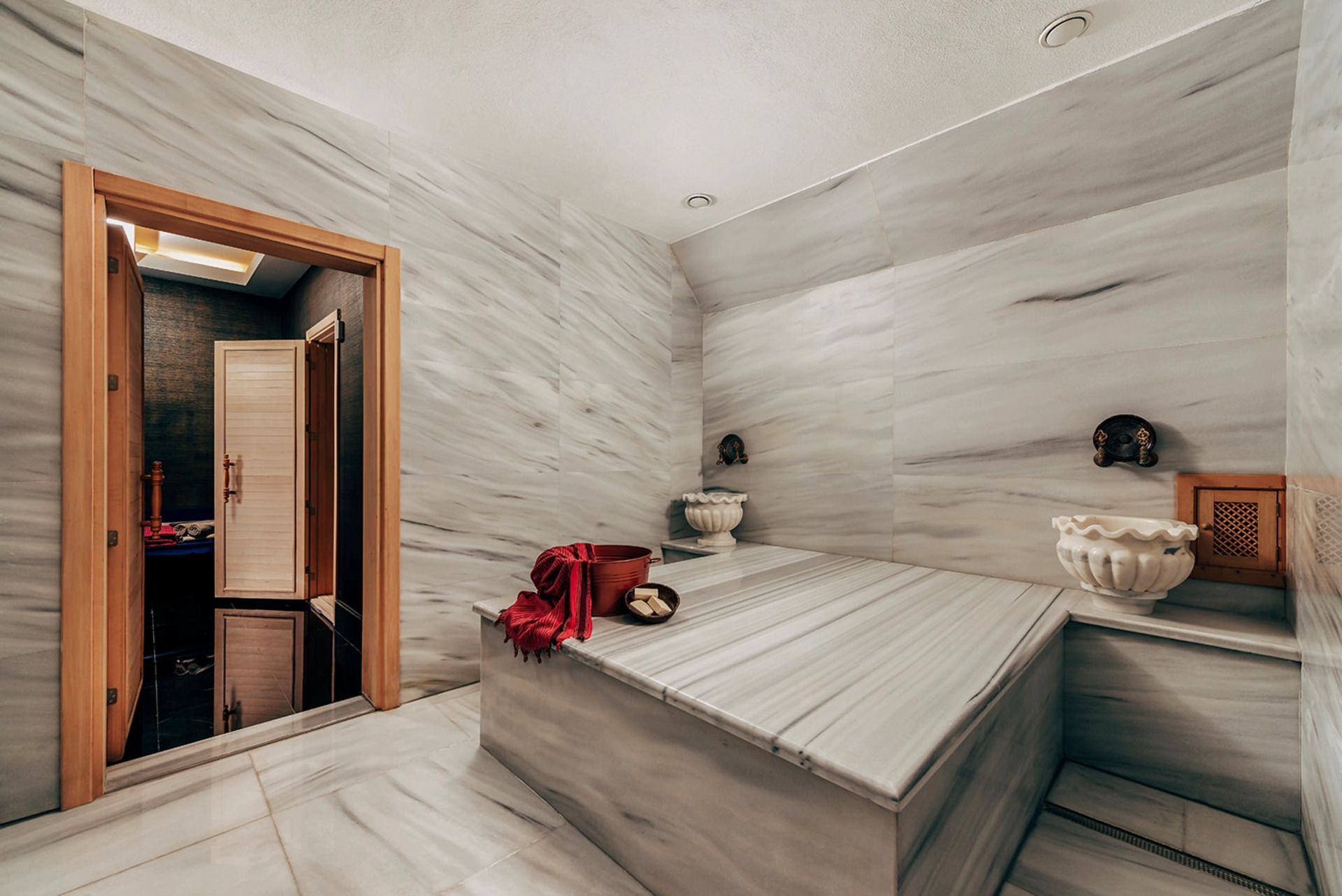 Rubi Platinum Spa Resort & Suites