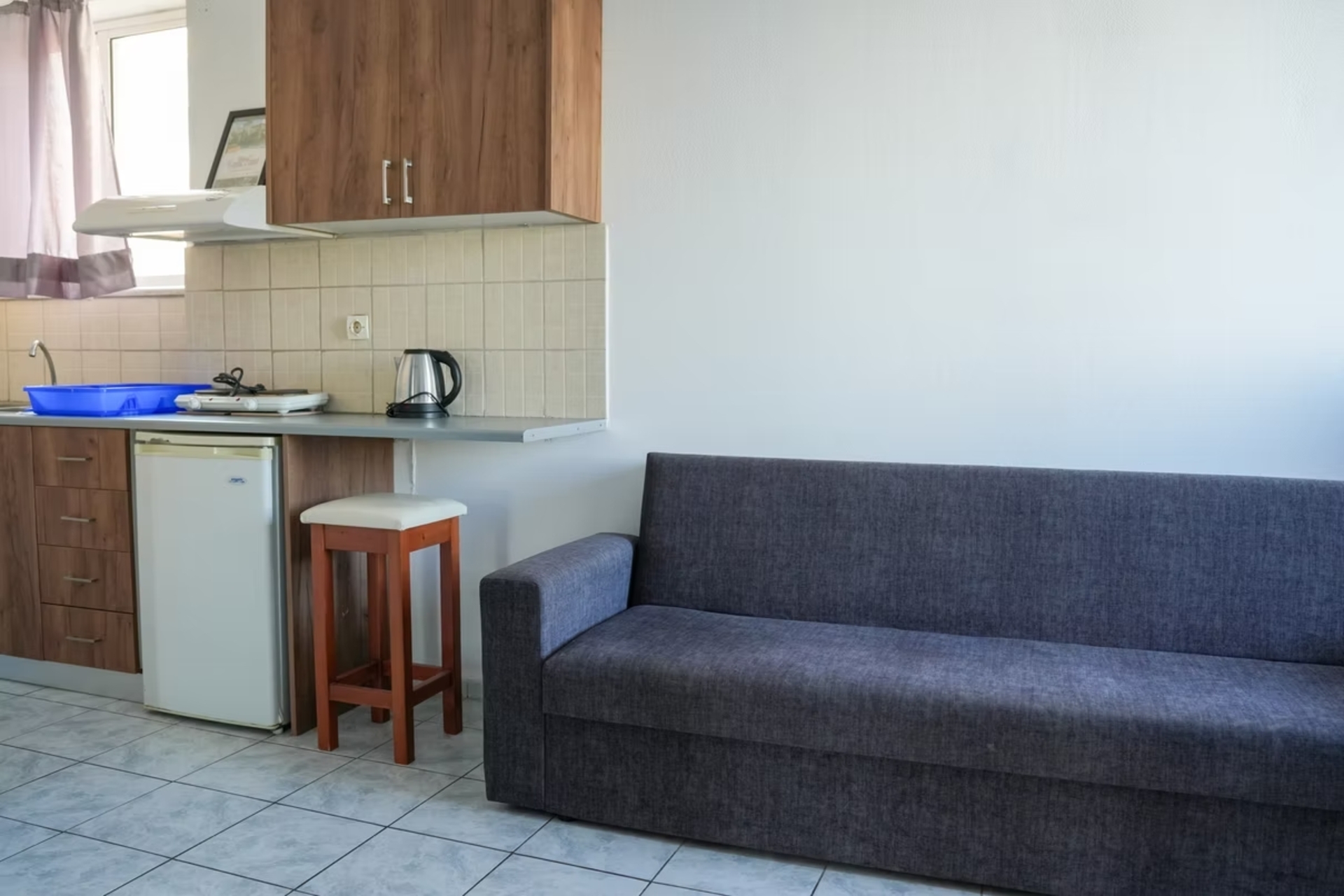 Peters Kool Pool Studios And Apartments