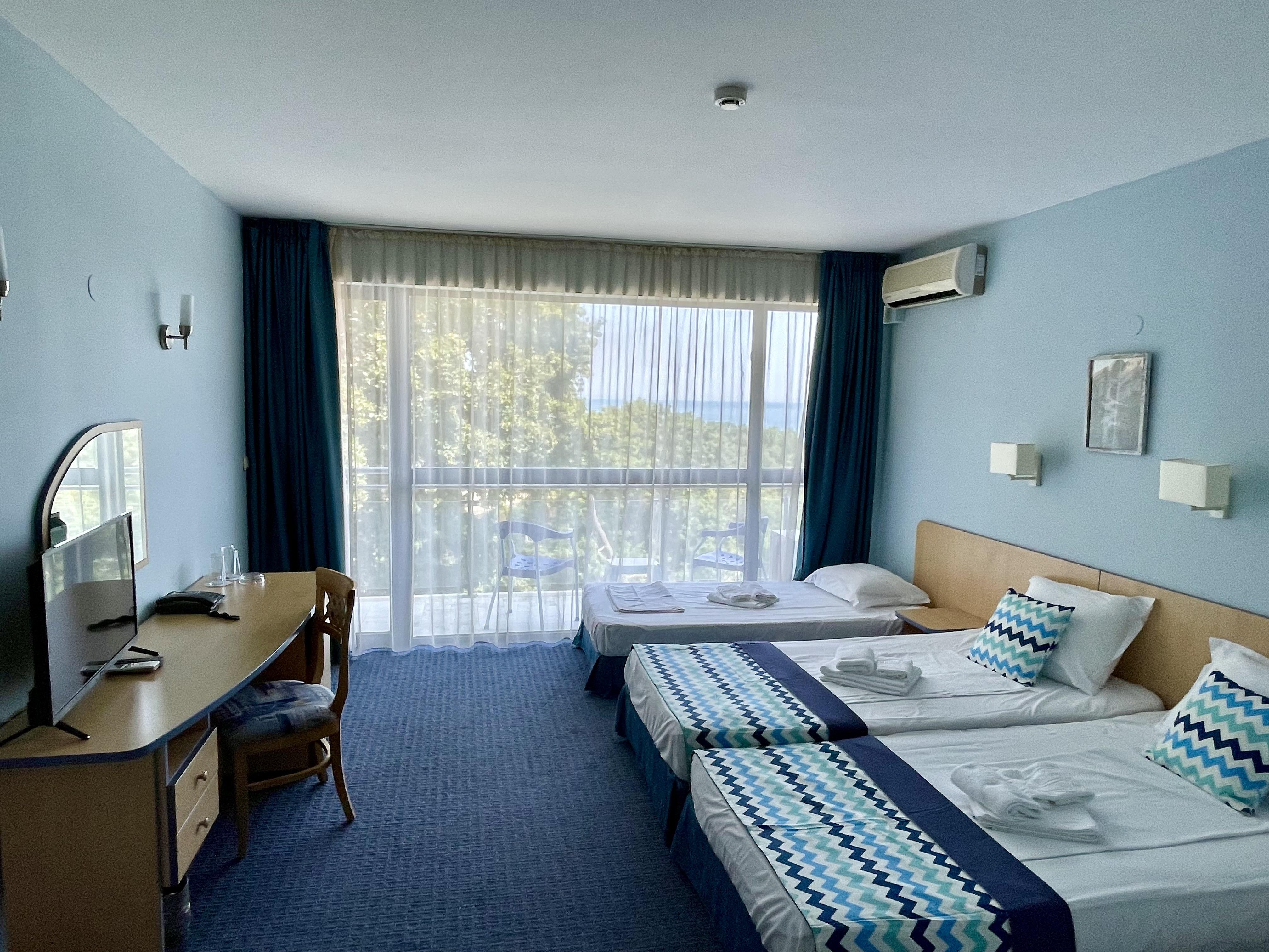 Holiday Park Hotel