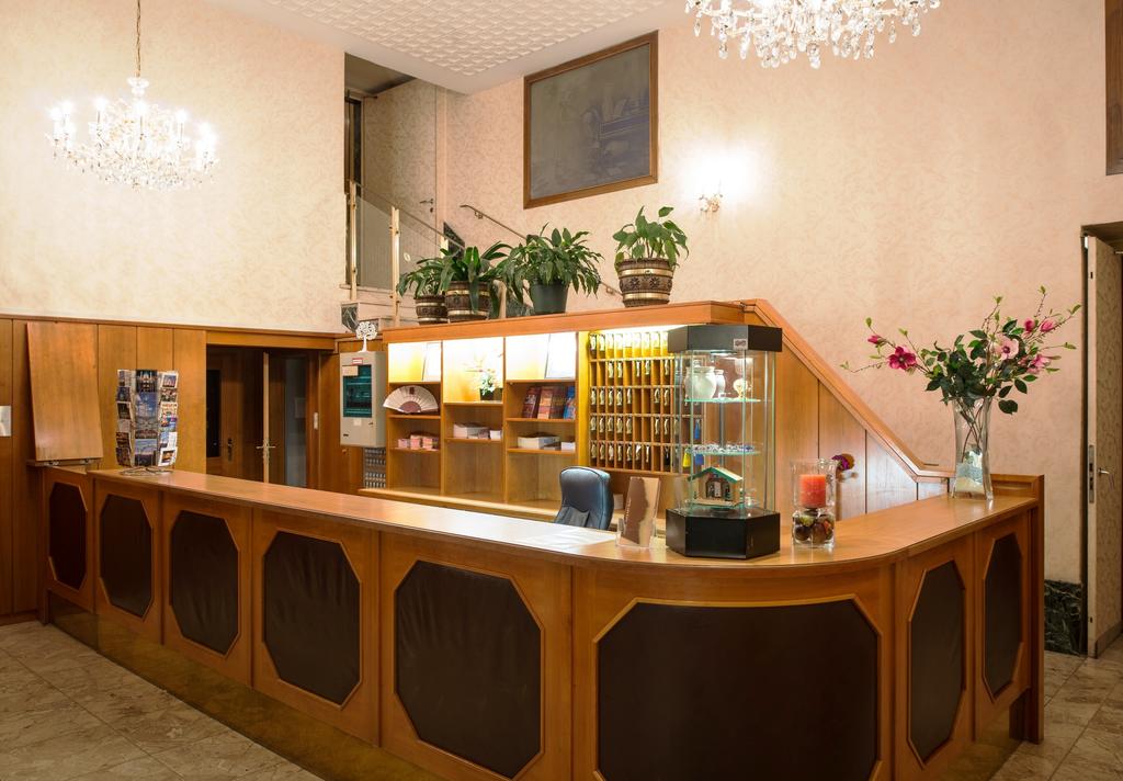 Hotel Mozart, Österreich, Wien. Großes 2