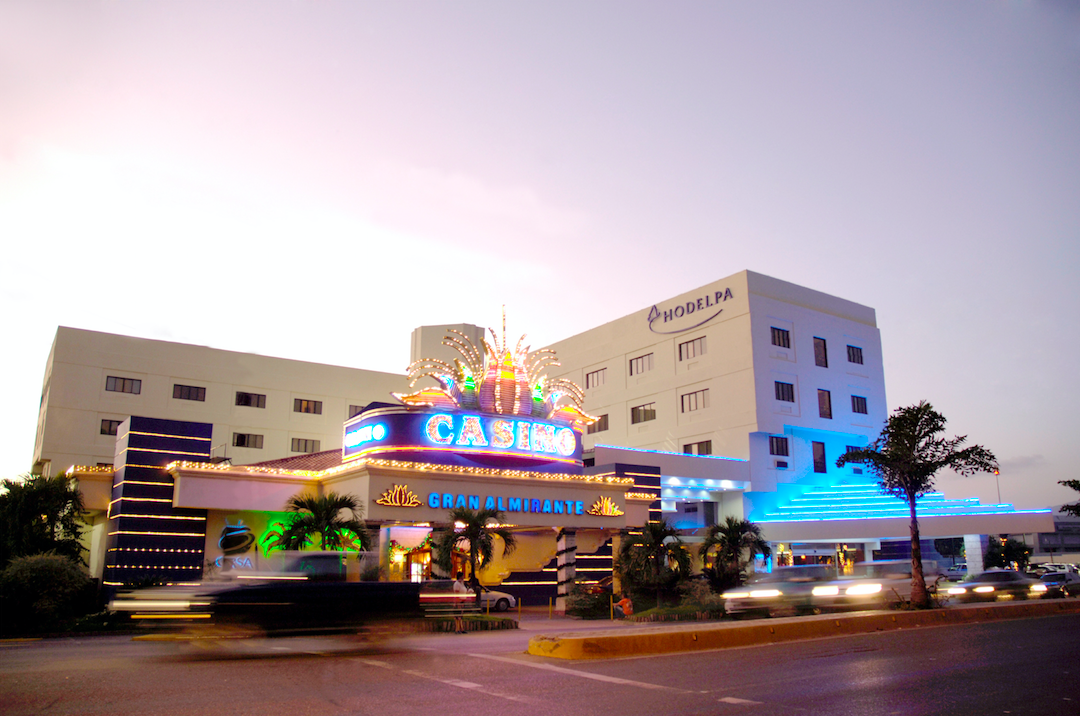Hotel Hodelpa Gran Almirante - Santiago, Dominikanische Republik, Santiago de los Caballeros. Großes 1