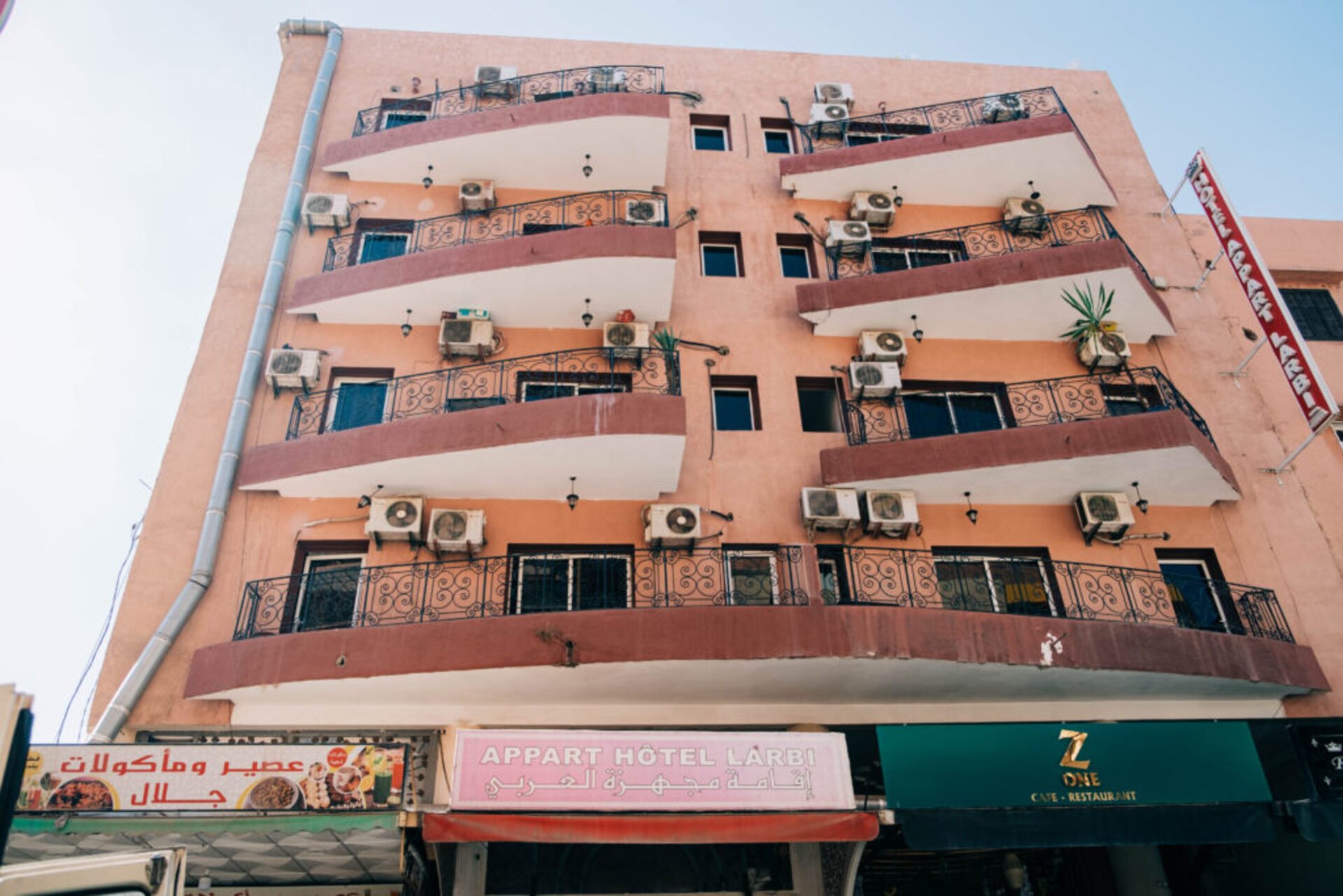 Apart Hotel Larbi