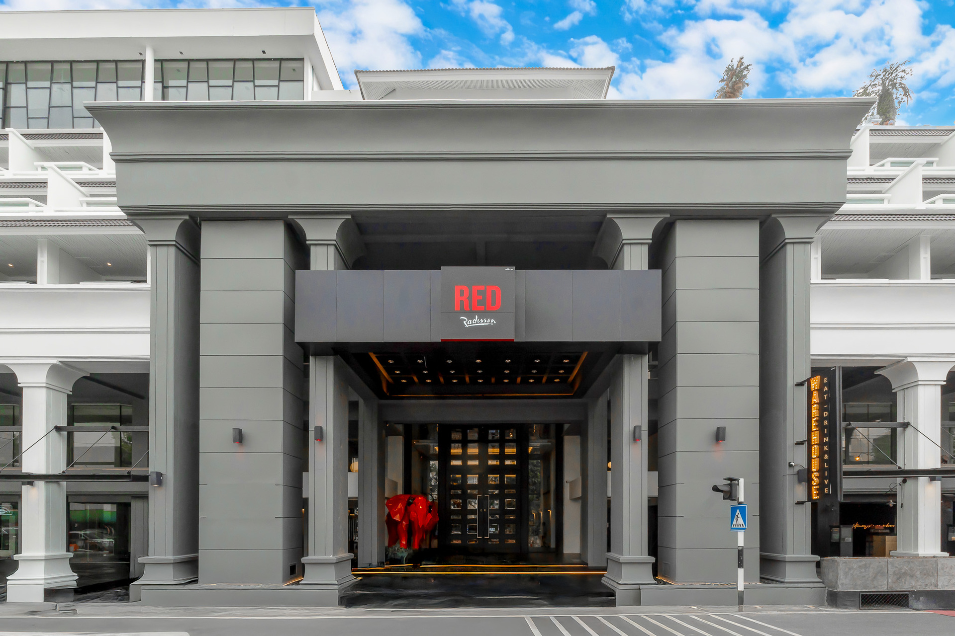 Hotel Radisson RED Phuket Patong Beach, Thailand, Patong. Großes 2