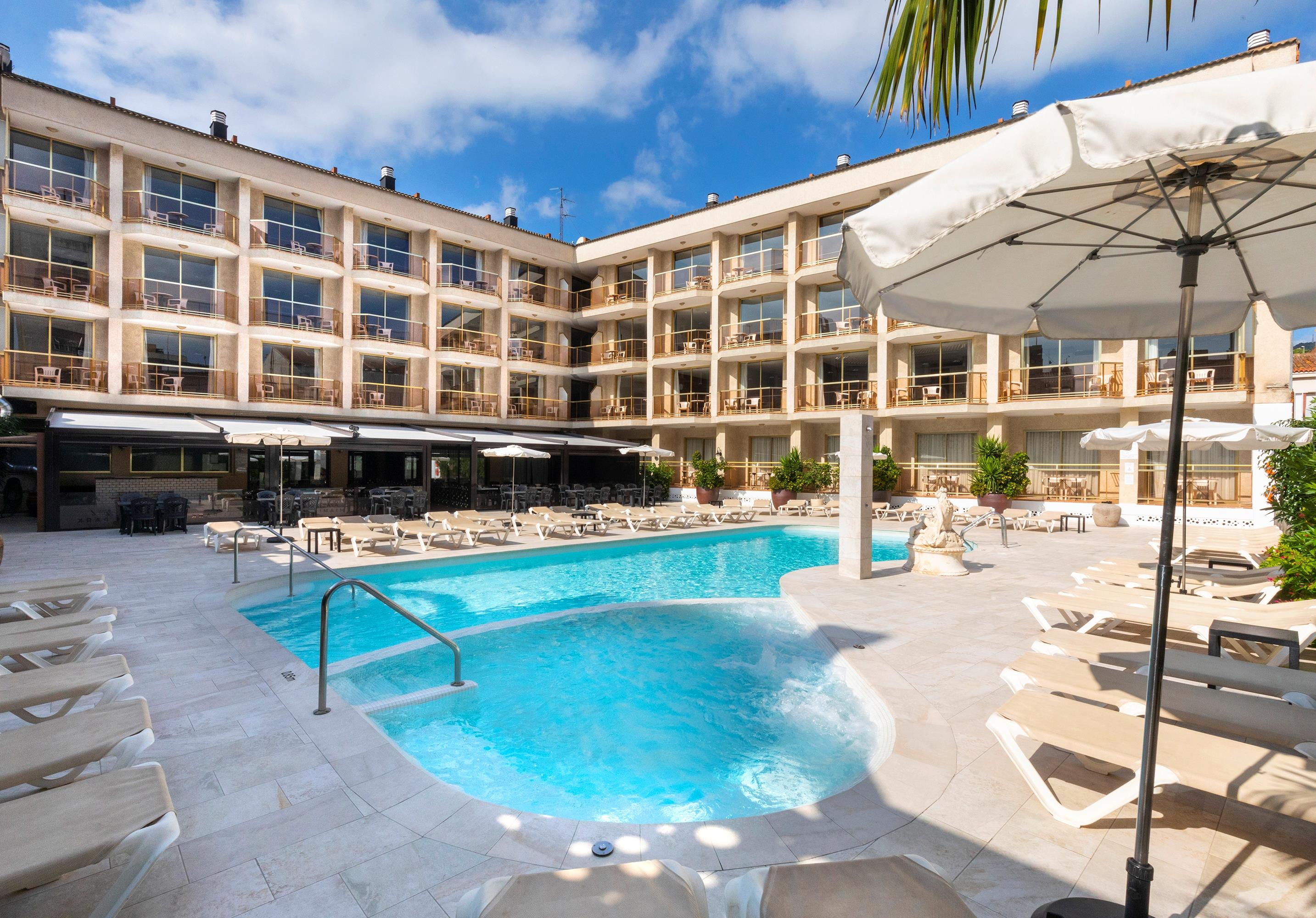 Hotel Aparthotel Miami Park - Calella, Spanien, Calella de la Costa. Großes 1